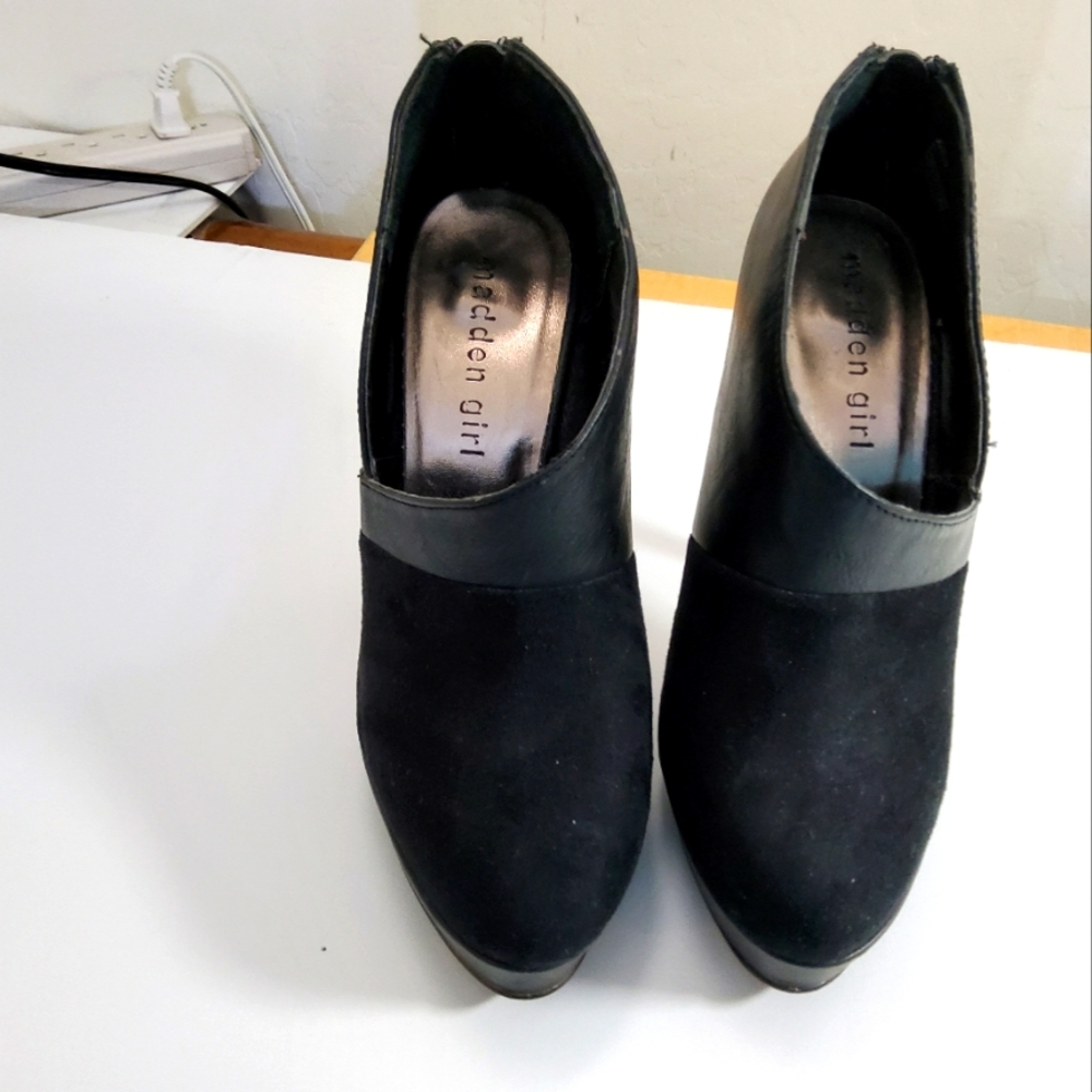 Madden girl heeled 5 in blk bootie, size 6